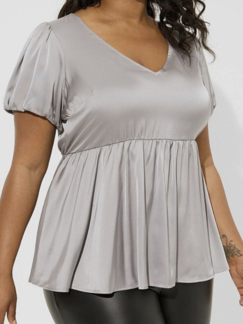 Torrid Gray Satin V-Neck Puff Sleeve Babydoll Blouse Top Plus Size 3X EUC $20